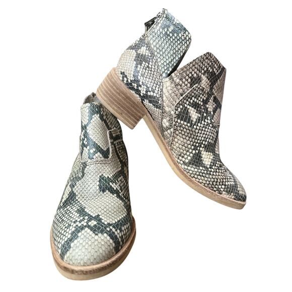 Women’s Dolce Vita Sonni Snake Skin Print Ankle Heeled Zip Up Bootie Size 6 - Picture 1 of 8